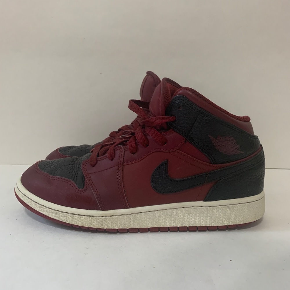Jordan 1 Mid Team Red Black White Women’s 8